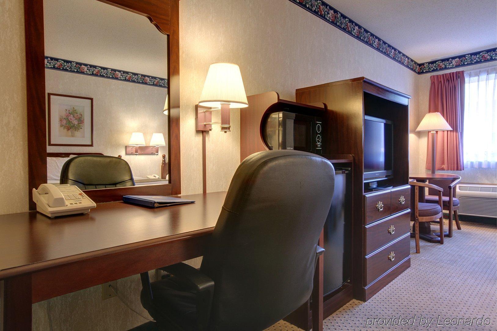 Americas Best Value Inn And Suites Saint Charles Szoba fotó