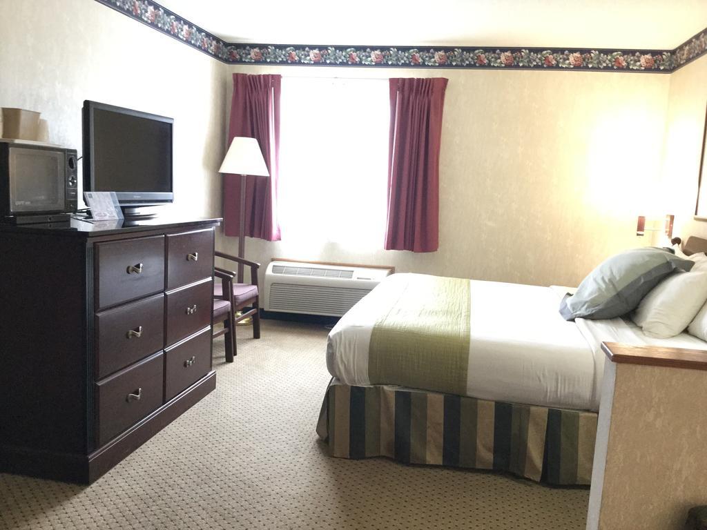 Americas Best Value Inn And Suites Saint Charles Kültér fotó