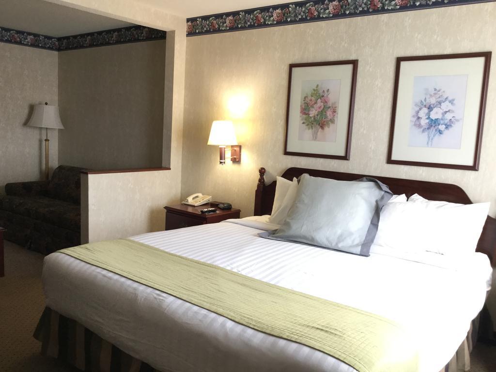 Americas Best Value Inn And Suites Saint Charles Kültér fotó
