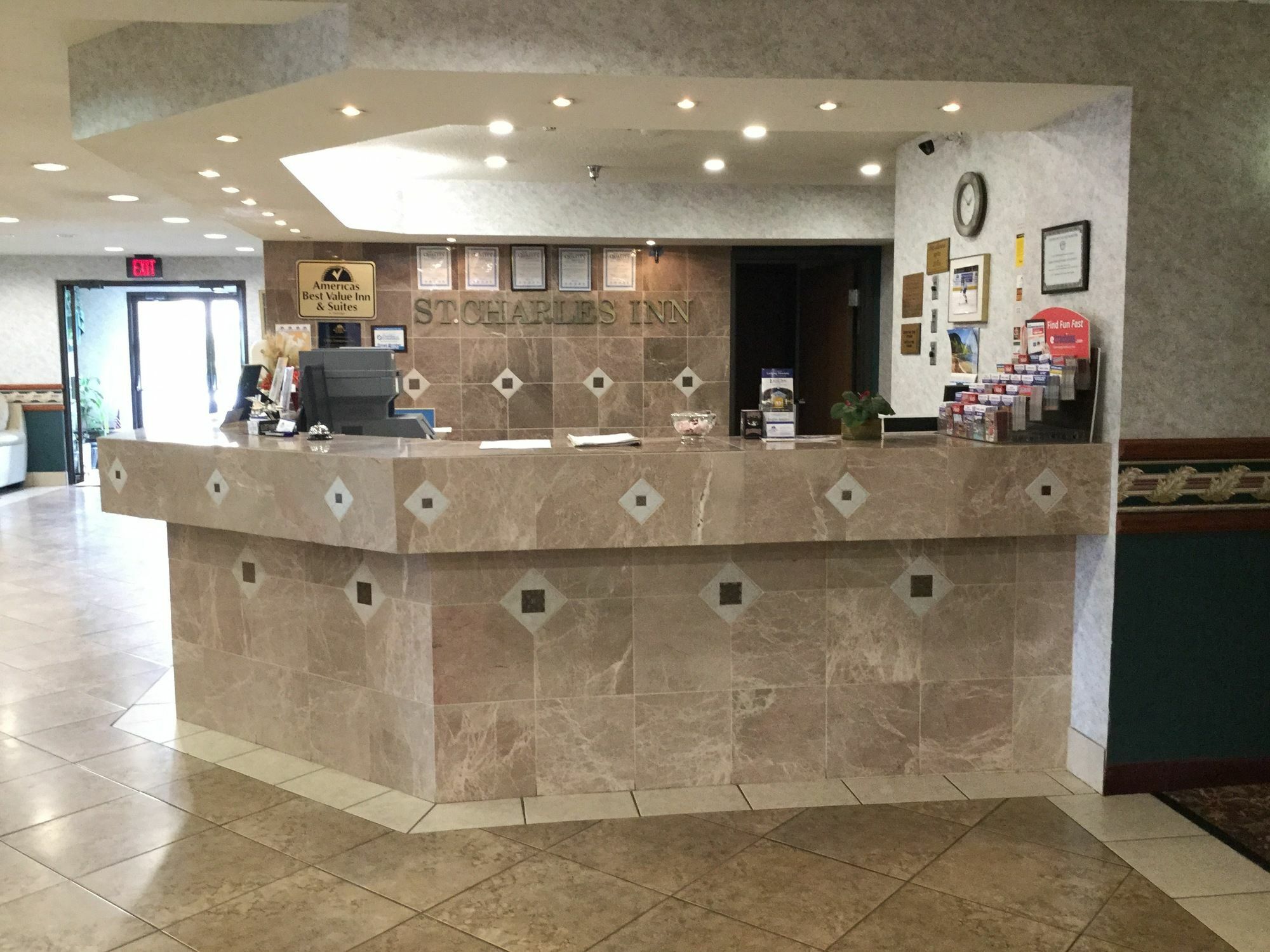 Americas Best Value Inn And Suites Saint Charles Kültér fotó