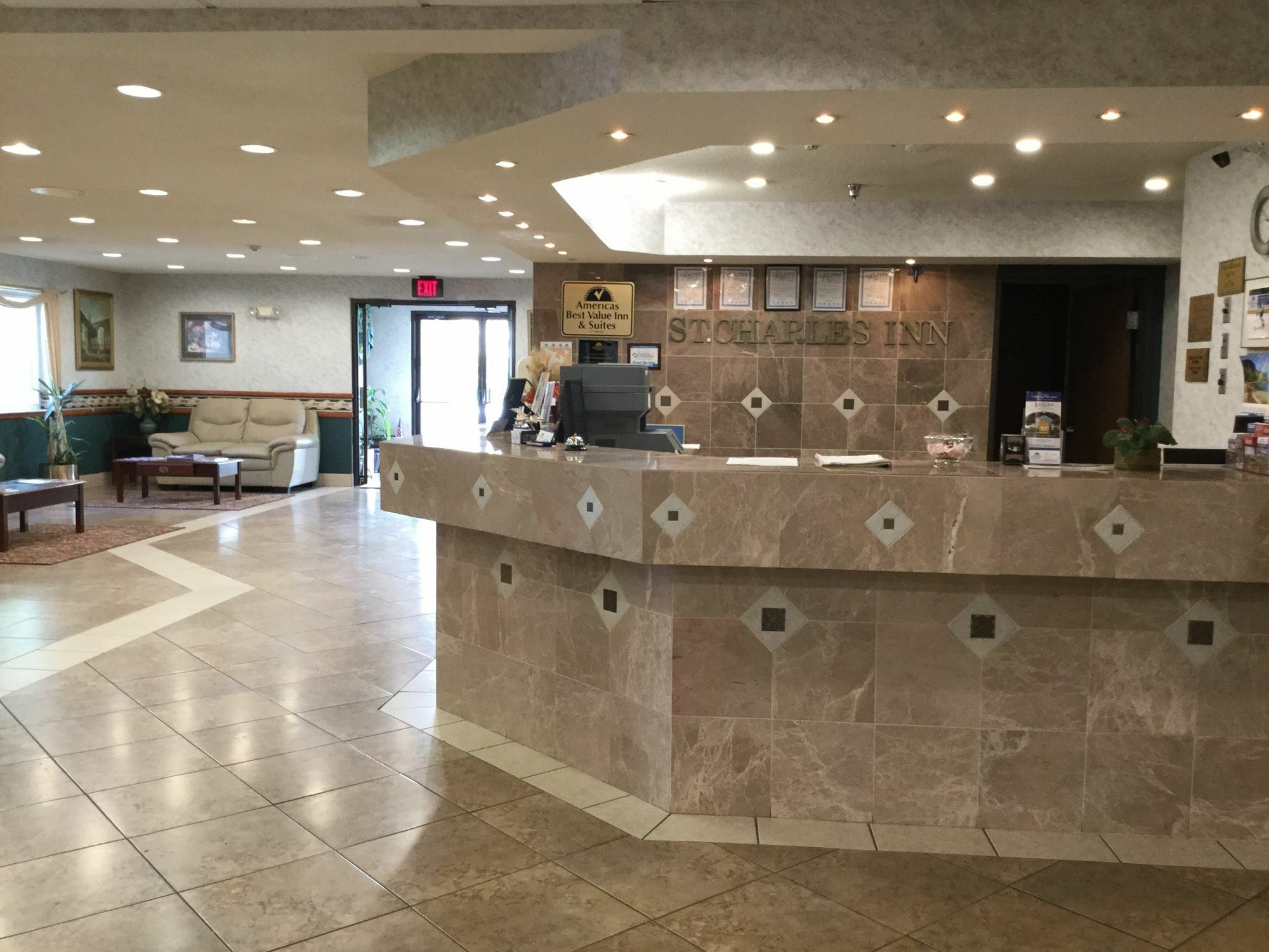 Americas Best Value Inn And Suites Saint Charles Kültér fotó